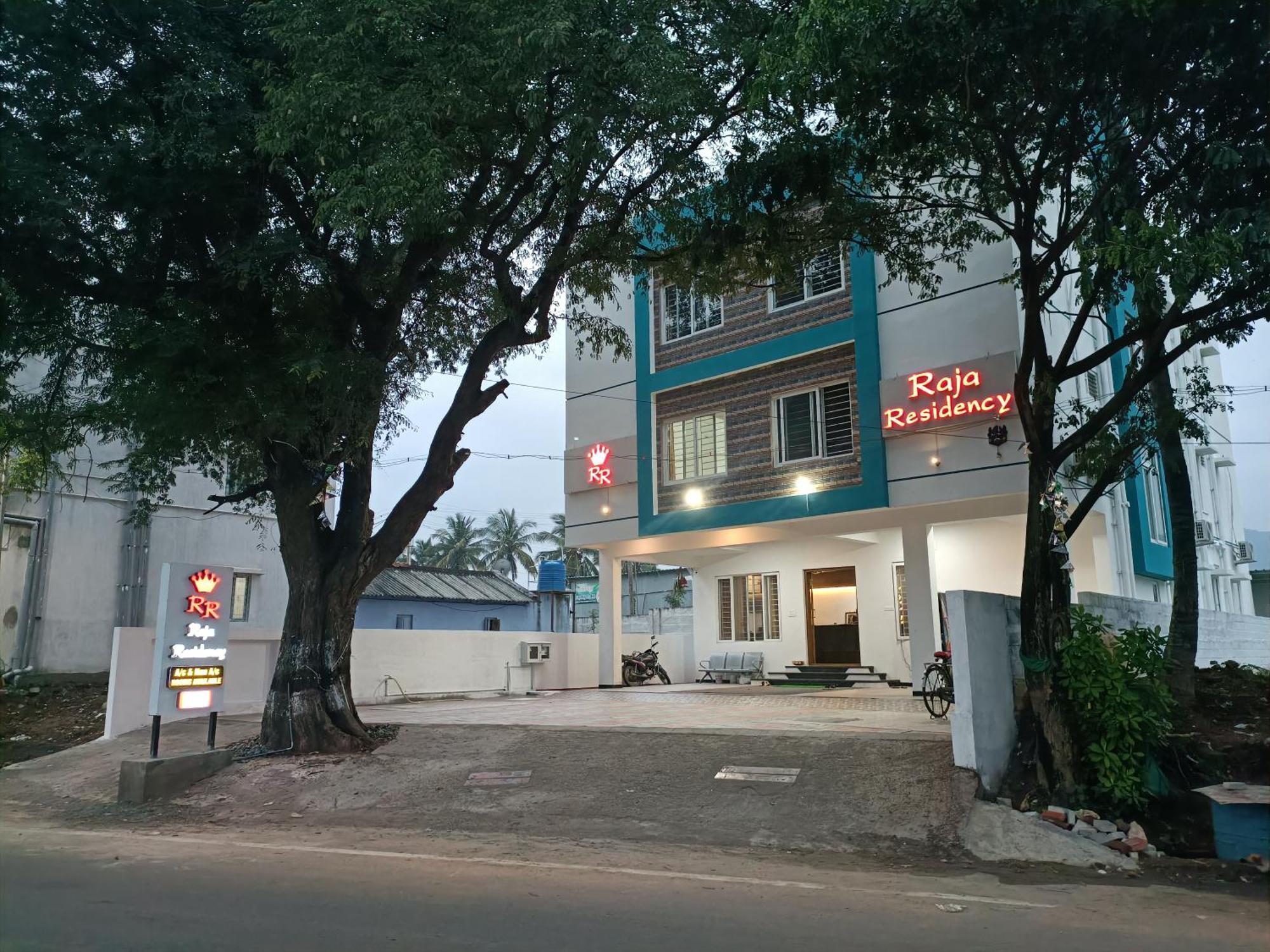 Отель Raja Residency Alandurai Экстерьер фото